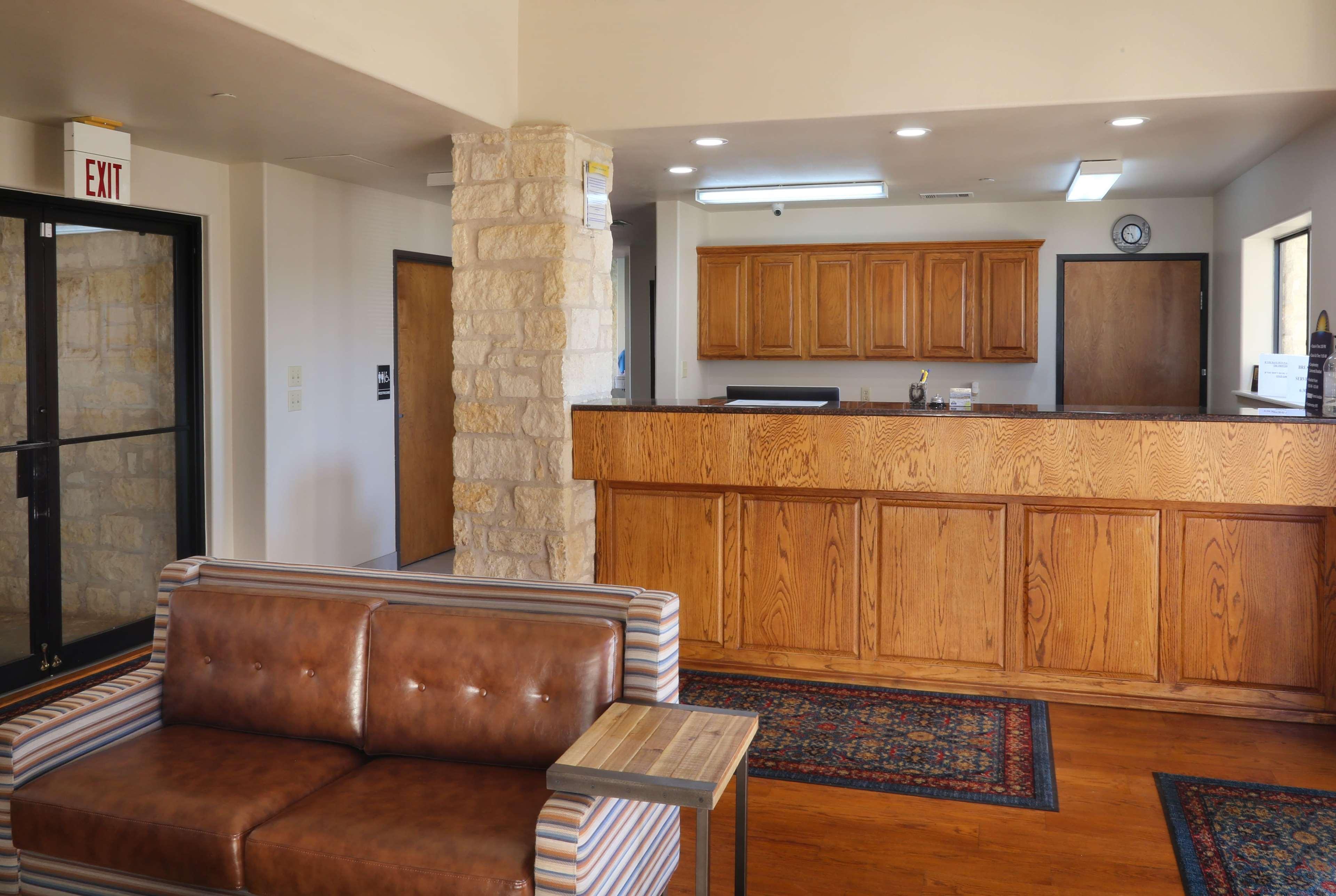 Days Inn & Suites By Wyndham Llano Екстериор снимка